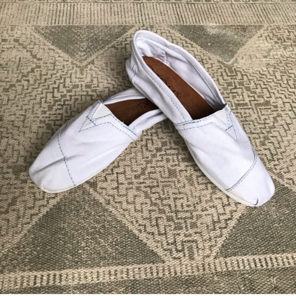 Womans Toms